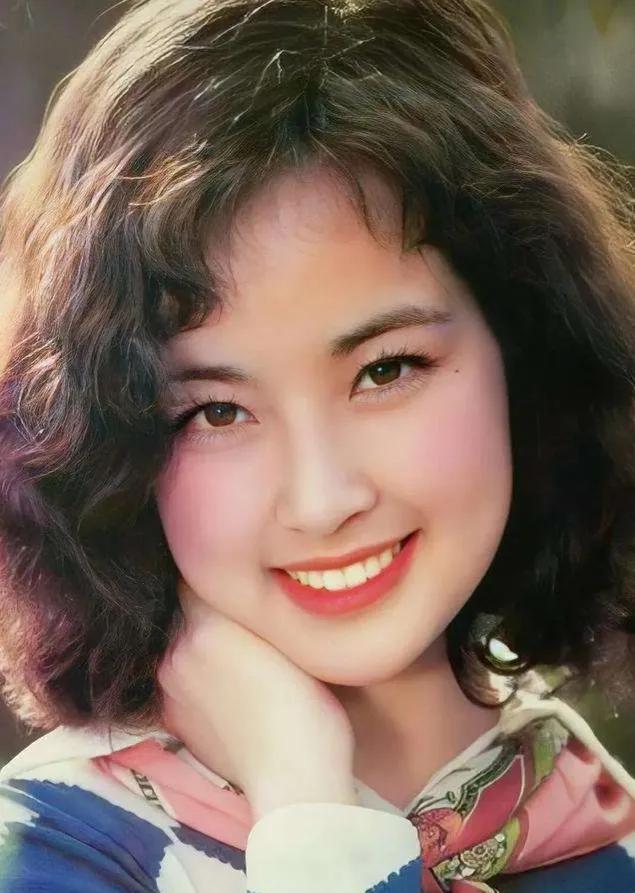 劉曉慶簡(jiǎn)歷個(gè)人資料劉曉慶的個(gè)人資料簡(jiǎn)介插圖2