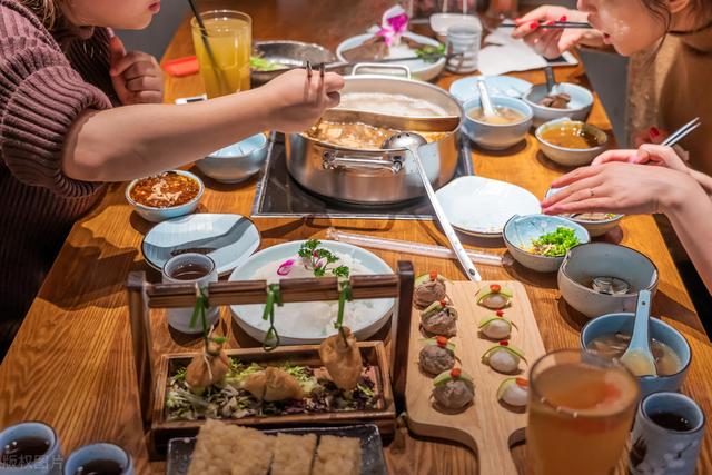 小成本適合女孩子開的店小成本適合女孩子開的店在鄉(xiāng)鎮(zhèn)插圖1