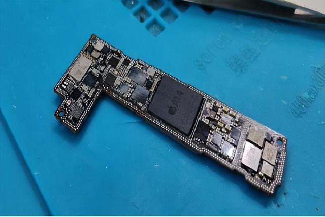 蘋(píng)果11換主板多少錢(qián)蘋(píng)果11換主板多少錢(qián)一個(gè)插圖