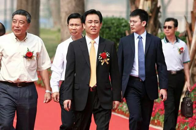 恒大集團(tuán)董事長(zhǎng)二老婆恒大集團(tuán)宣布破產(chǎn)了嗎百度插圖1